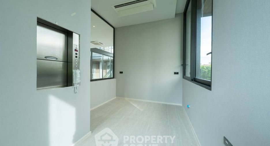 Haus zum Kauf mit 6 Zimmer in Bang Sue, Bangkok