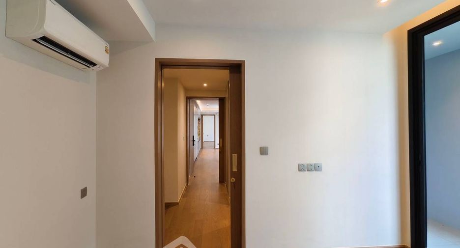 For sale 2 ベッドルーム condo in Khlong Toei, Bangkok