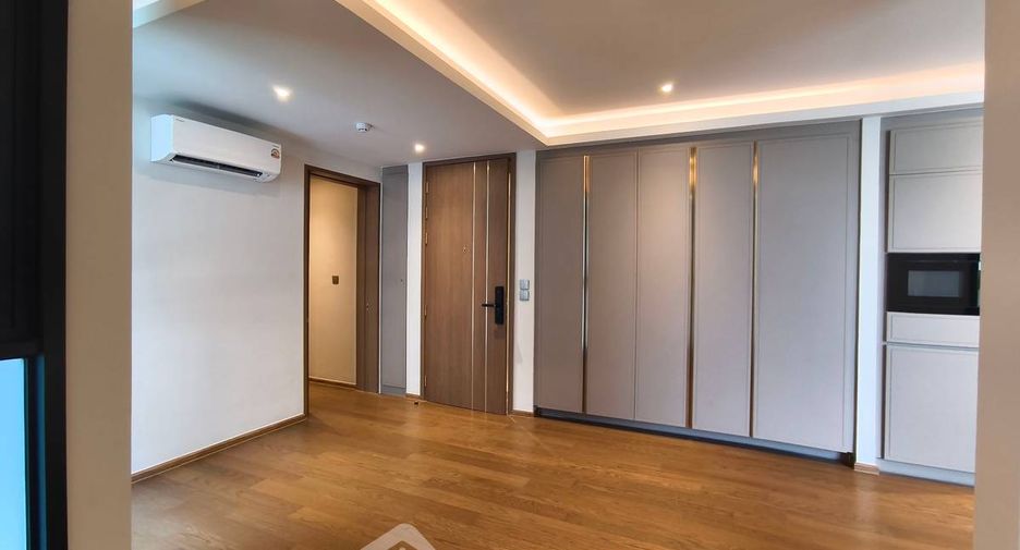 For sale 2 ベッドルーム condo in Khlong Toei, Bangkok