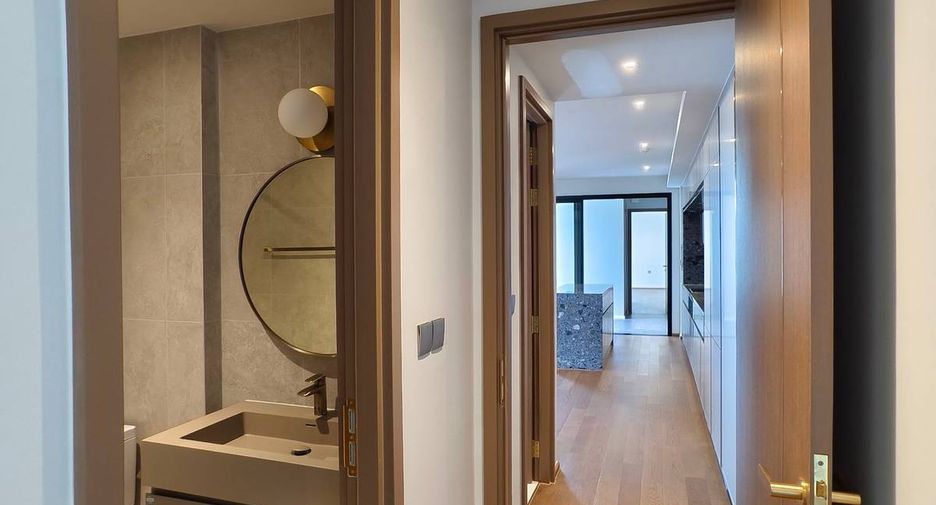For sale 2 ベッドルーム condo in Khlong Toei, Bangkok