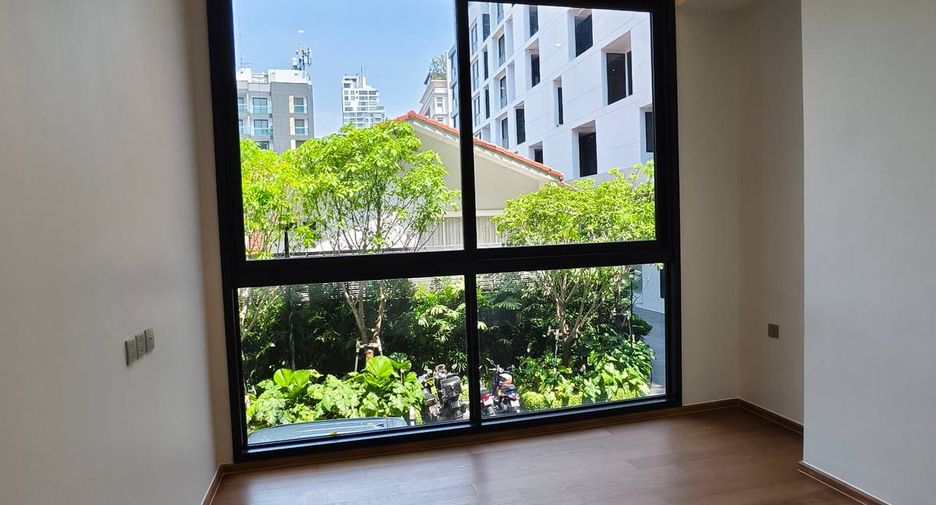 For sale 2 ベッドルーム condo in Khlong Toei, Bangkok