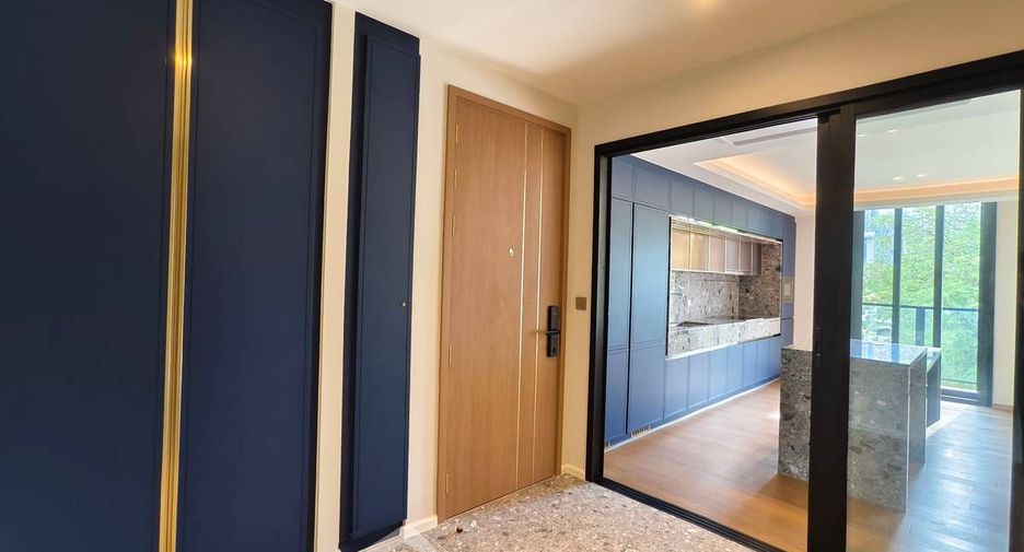 For sale 3 ベッドルーム condo in Khlong Toei, Bangkok