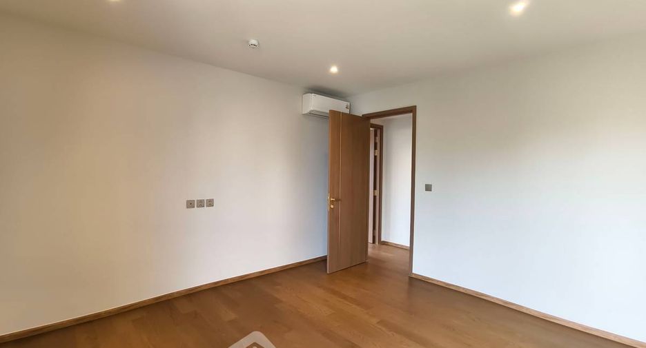 For sale 3 ベッドルーム condo in Khlong Toei, Bangkok