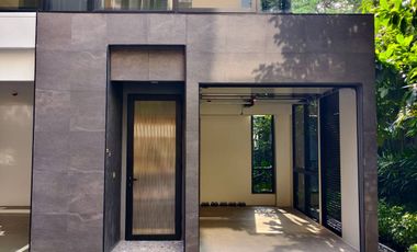 For sale 3 ベッドルーム condo in Khlong Toei, Bangkok