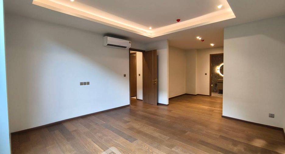 For sale 3 ベッドルーム condo in Khlong Toei, Bangkok