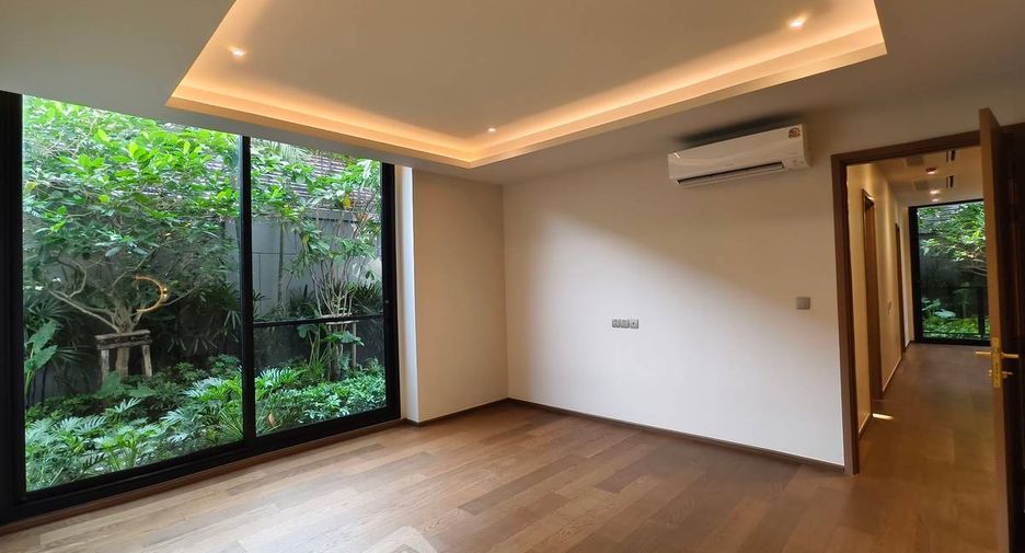 For sale 3 ベッドルーム condo in Khlong Toei, Bangkok