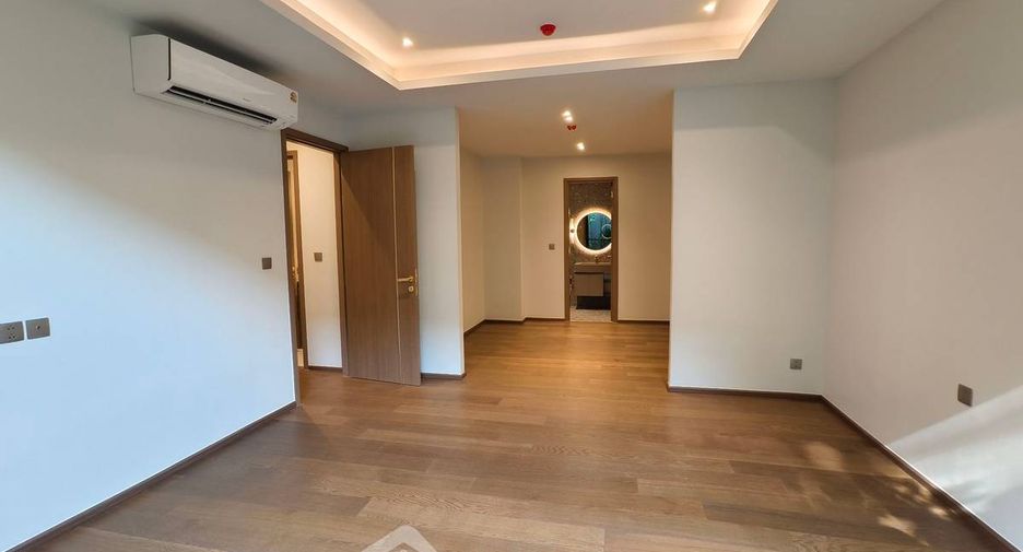 For sale 3 ベッドルーム condo in Khlong Toei, Bangkok