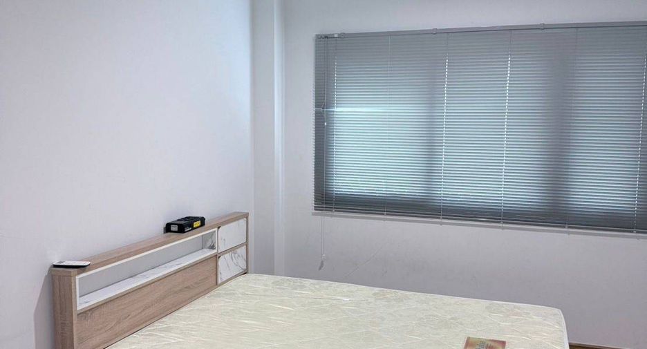 Casa adosada en venta de 4 habitaciones en Bang Kapi, Bangkok