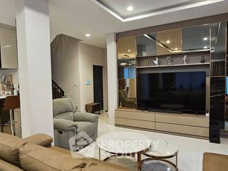 À vendre 3 chambres maison à Saphan Sung, Bangkok