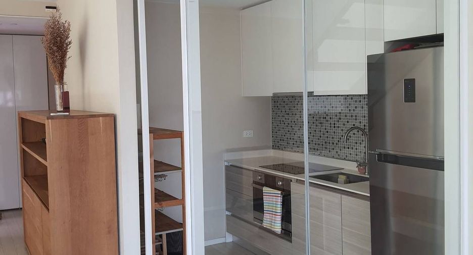 For rent そして for sale 2 ベッドルーム condo in Watthana, Bangkok