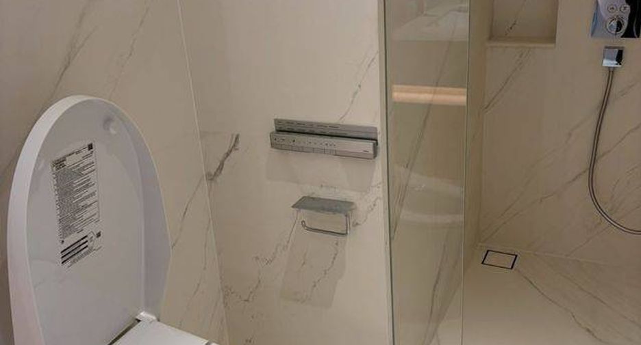 For rent and for sale 1 bed condo in Sathon, Bangkok