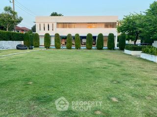 For rent and for sale 3 bedrooms house in Saphan Sung, Bangkok