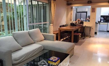 Haus zur Miete und zum Kauf mit 5 Zimmer in Bang Kho Laem, Bangkok