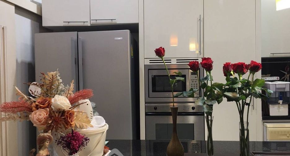 Haus zur Miete und zum Kauf mit 5 Zimmer in Bang Kho Laem, Bangkok