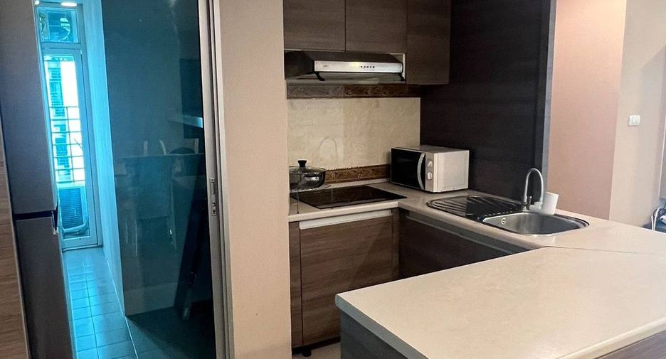 For sale 2 bedrooms condo in Huai Khwang, Bangkok