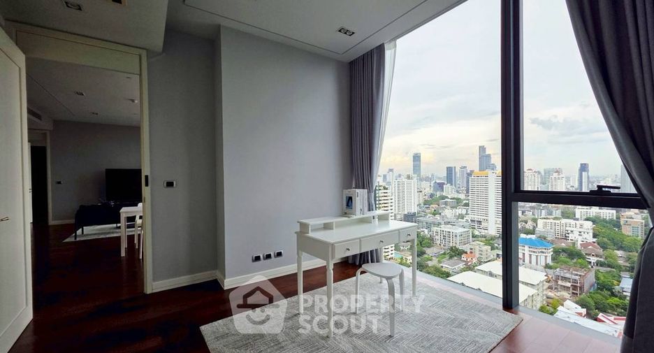 For sale 2 ベッドルーム condo in Khlong Toei, Bangkok