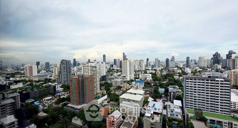 For sale 2 ベッドルーム condo in Khlong Toei, Bangkok