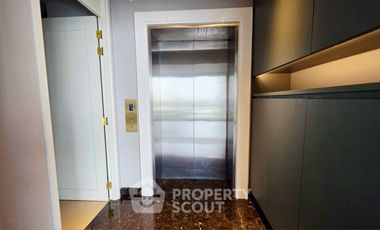 For sale 2 ベッドルーム condo in Khlong Toei, Bangkok