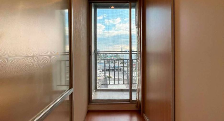 For sale 2 ベッドルーム condo in Bang Lamung, Chonburi