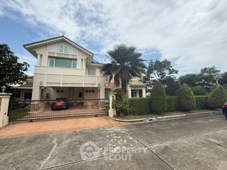 Casa en venta de 4 habitaciones en Lat Krabang, Bangkok
