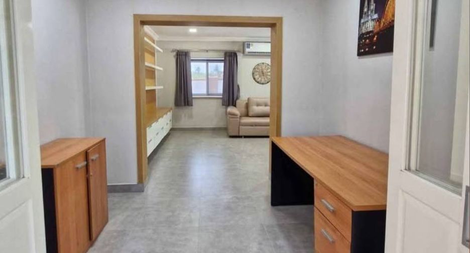 Villa en alquiler y en venta de 4 habitaciones en Bang Saray, Pattaya