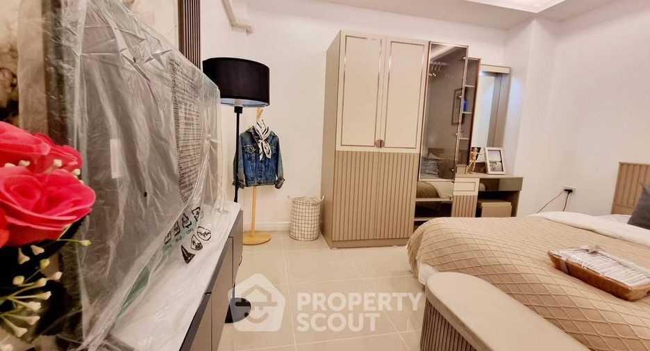Casa adosada en venta de 3 habitaciones en Bang Lamung, Chonburi