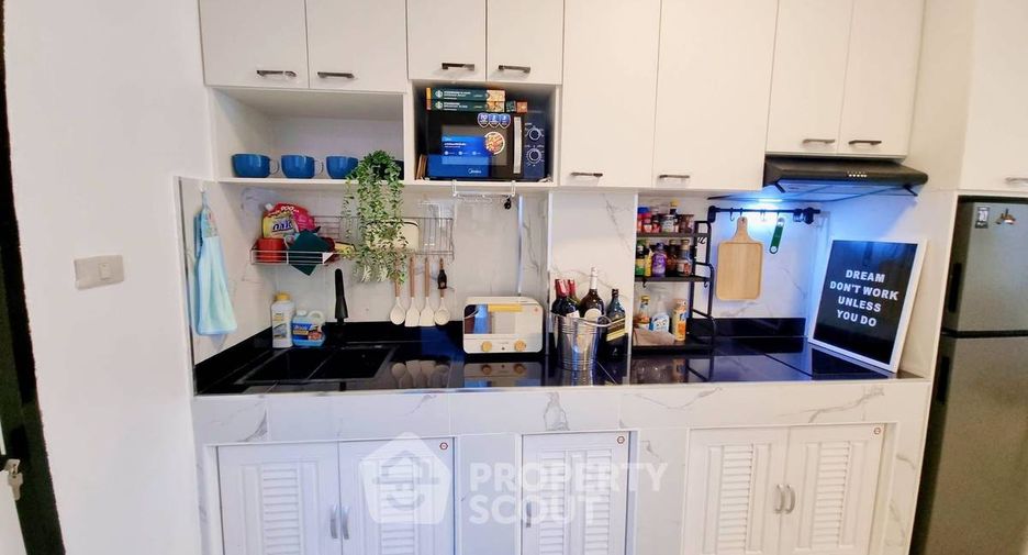 Casa adosada en venta de 3 habitaciones en Bang Lamung, Chonburi