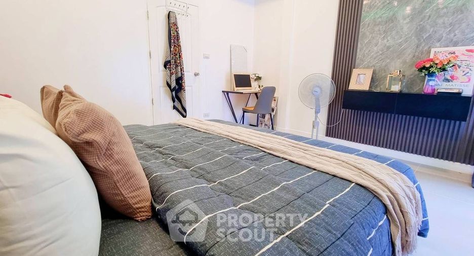Casa adosada en venta de 3 habitaciones en Bang Lamung, Chonburi