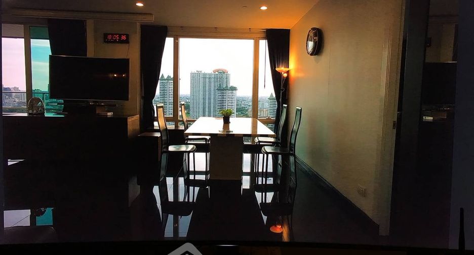 For sale 3 bedrooms condo in Bang Kho Laem, Bangkok