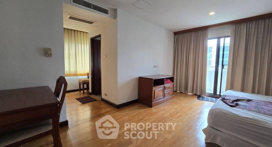 Condo en venta de 3 habitaciones en Yan Nawa, Bangkok