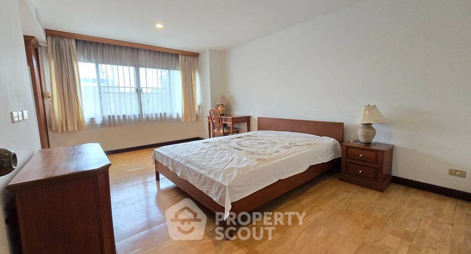 Condo en venta de 3 habitaciones en Yan Nawa, Bangkok