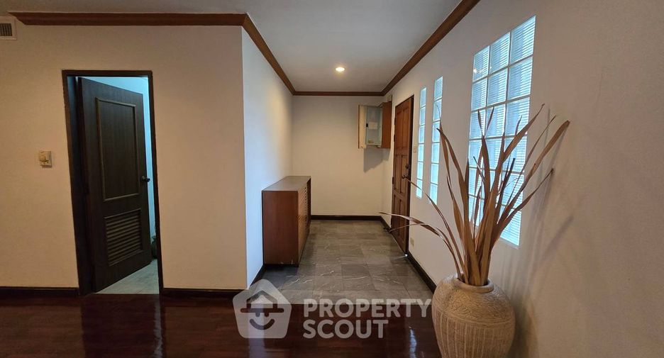 Condo en venta de 2 habitaciones en Yan Nawa, Bangkok
