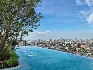 Condo en venta de 2 habitaciones en Bangkok Noi, Bangkok