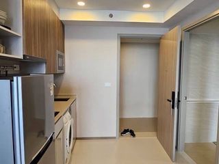 Condo en venta de 2 habitaciones en Bangkok Noi, Bangkok