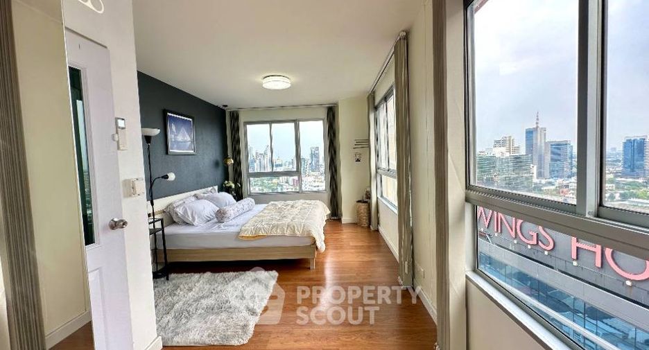 For sale 1 bed condo in Khlong Toei, Bangkok