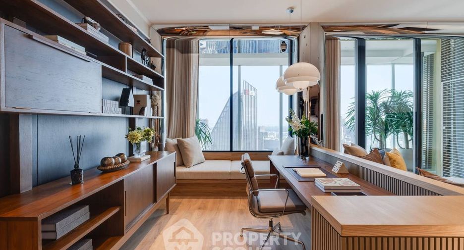 For sale 3 bedrooms condo in Khlong Toei, Bangkok