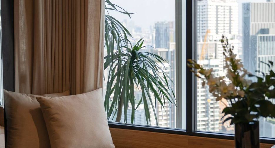 For sale 4 bedrooms condo in Khlong Toei, Bangkok