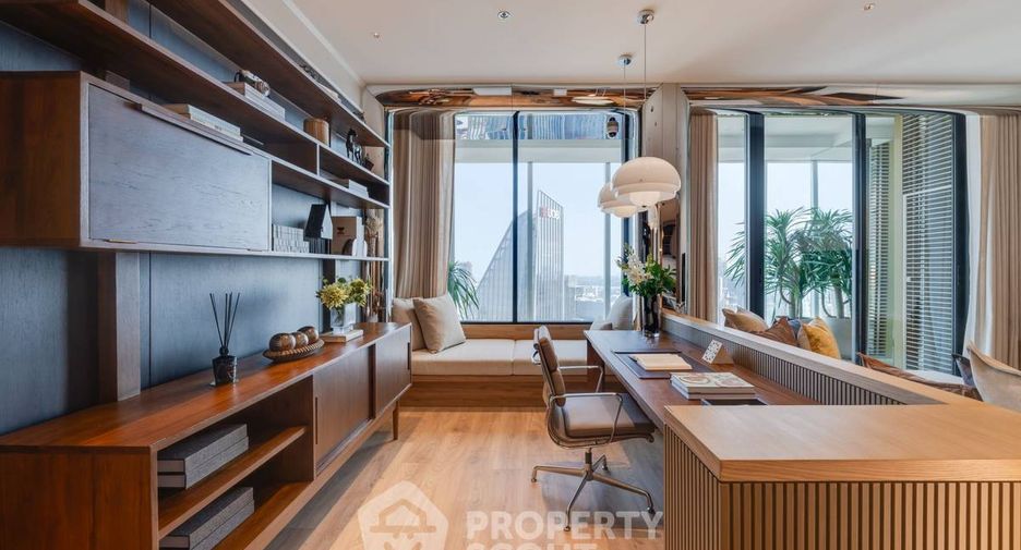 For sale 4 bedrooms condo in Khlong Toei, Bangkok