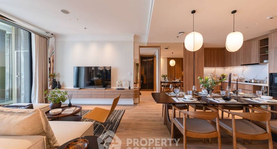 For sale 4 bedrooms condo in Khlong Toei, Bangkok