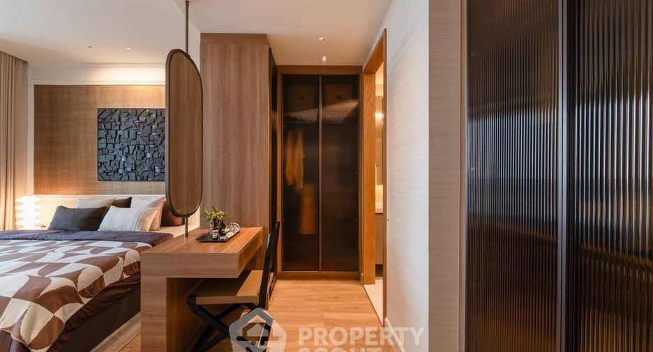 For sale 4 bedrooms condo in Khlong Toei, Bangkok