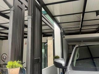 For sale 3 bedrooms townhouse in Bang Kapi, Bangkok