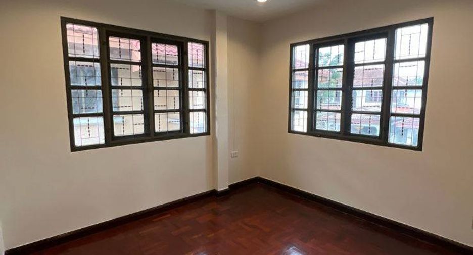 For sale 3 ベッドルーム house in Sai Mai, Bangkok