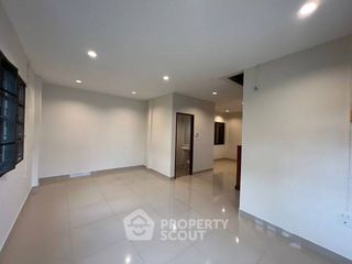 For sale 3 ベッドルーム house in Sai Mai, Bangkok