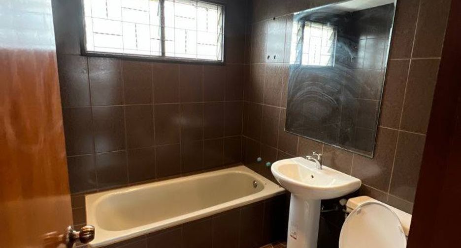 For sale 3 ベッドルーム house in Sai Mai, Bangkok