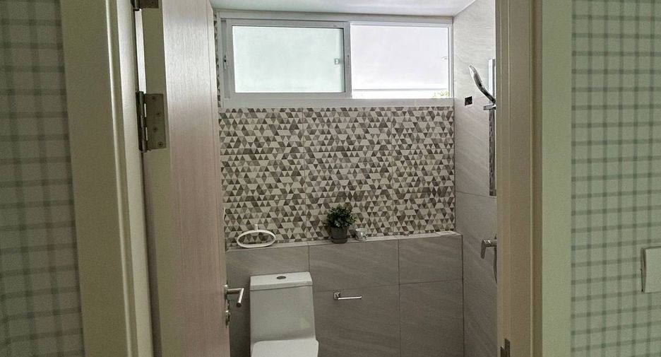 For sale 4 ベッドルーム house in Lat Phrao, Bangkok