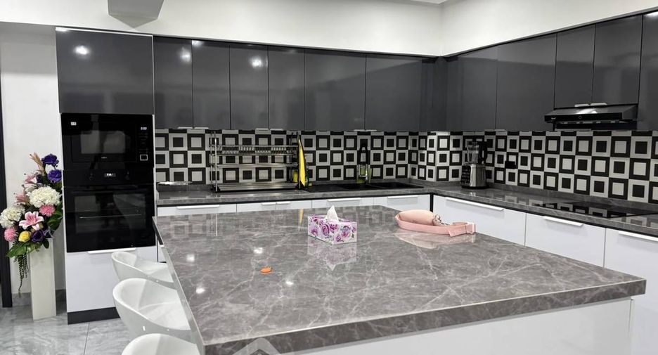 For sale 2 ベッドルーム condo in Bang Lamung, Chonburi