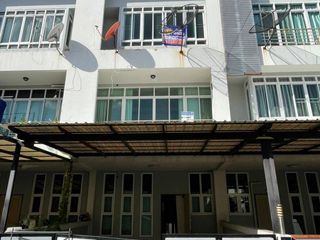 出售 3 卧室 联排别墅 在 Lat Phrao, 曼谷