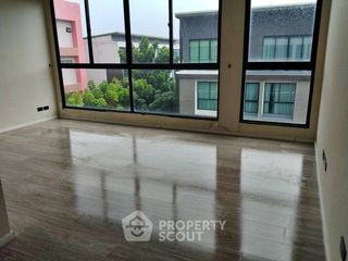 出售 3 卧室 联排别墅 在 Bang Khen, 曼谷