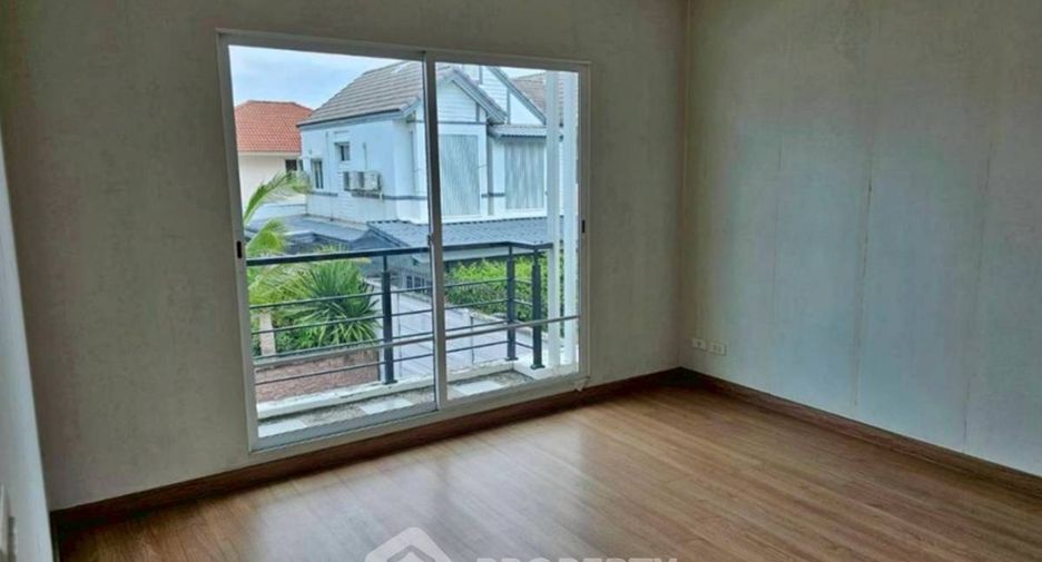 À vendre 3 chambres maison à Bang Khun Thian, Bangkok
