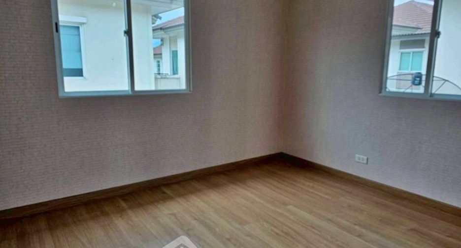 À vendre 3 chambres maison à Bang Khun Thian, Bangkok